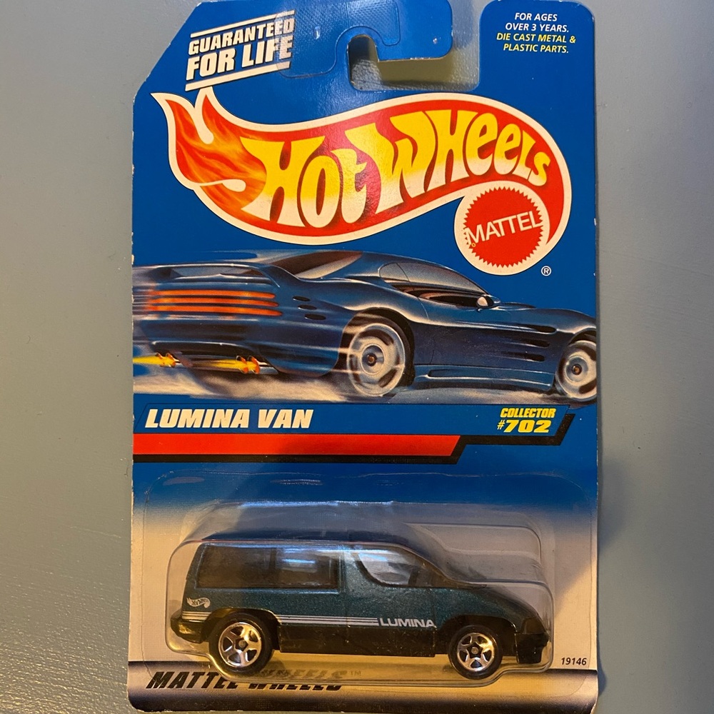 Lumina Van - Mattel Wheels - Hot wheels